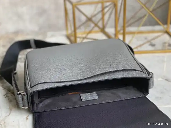 AAA Pruses Bags DISTRICT PM LOUIS VUITTON 0628